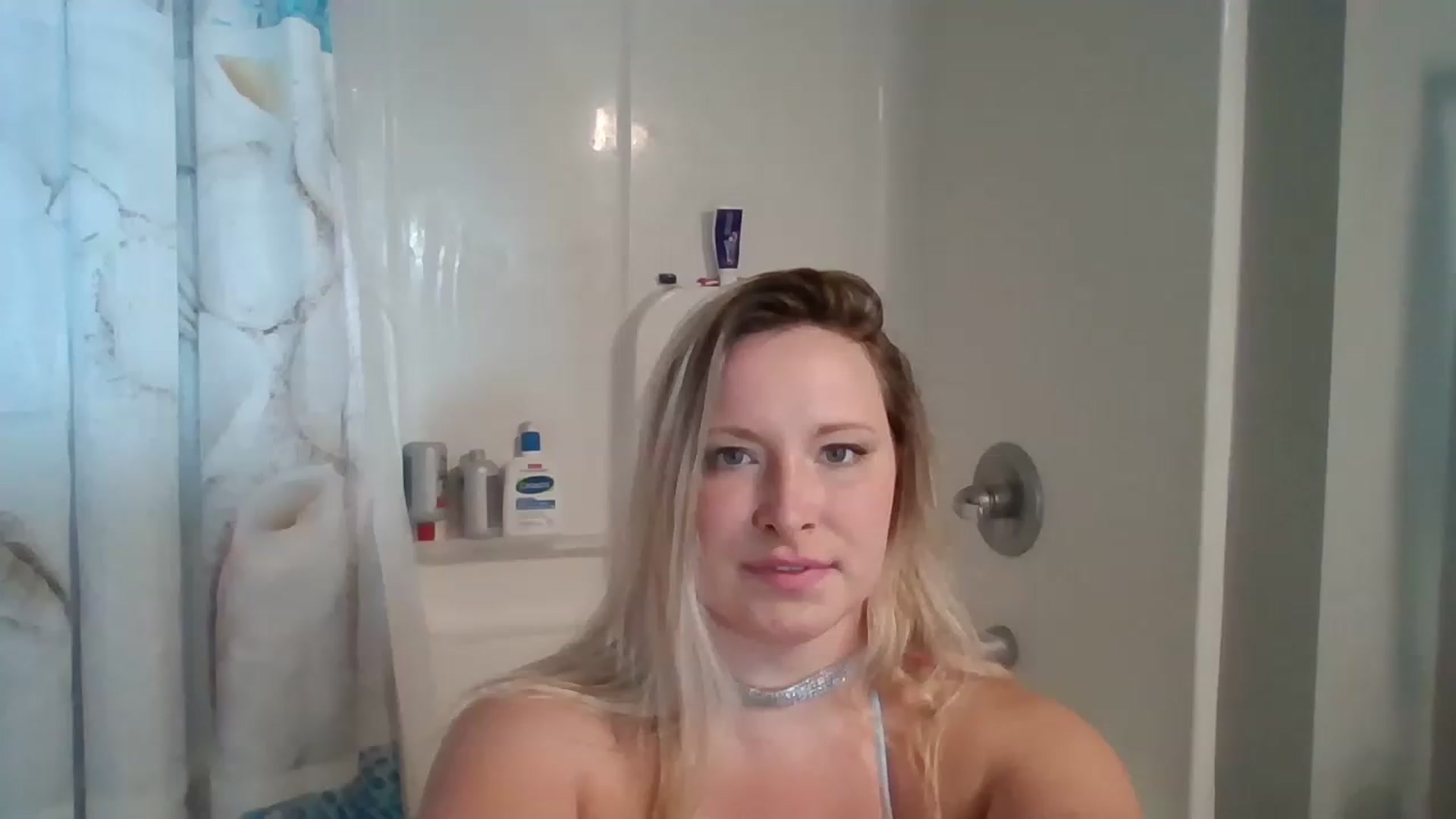 Gallery image thumbnail from LexiiiLove1's myfreecams stream on, 01/06/2023, 18:23 image 2 of 20