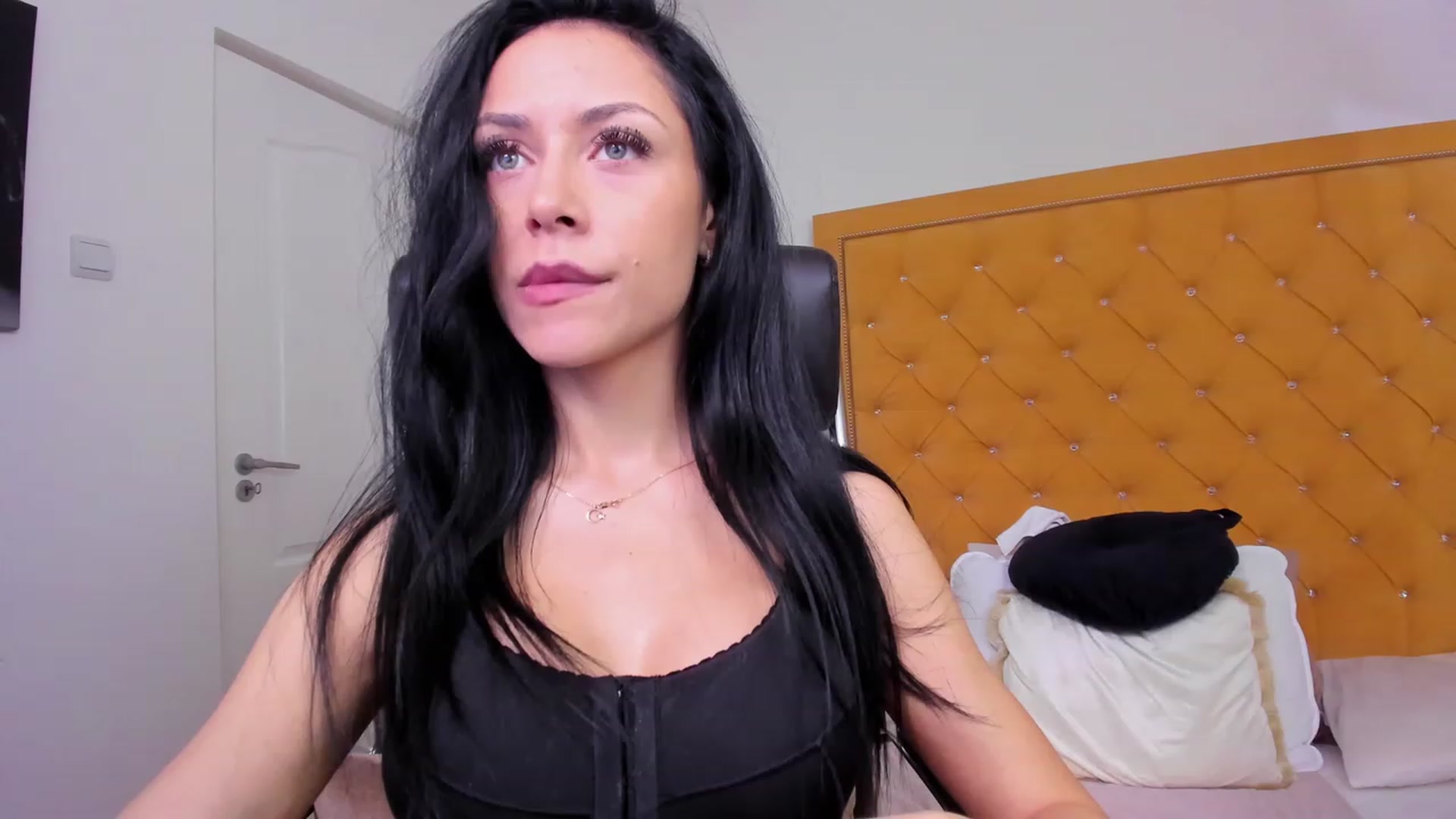 Gallery image thumbnail from Lexirave's myfreecams stream on, 03/02/2023, 11:54 image 19 of 20