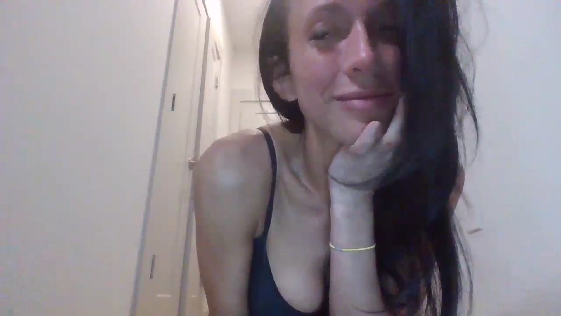 Gallery image thumbnail from Lexixoxoxo's myfreecams stream on, 10/15/2024, 09:42 image 19 of 20