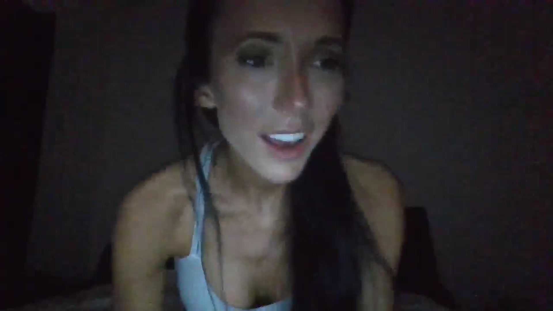 Gallery image thumbnail from Lexixoxoxo's myfreecams stream on, 10/18/2024, 07:37 image 4 of 20