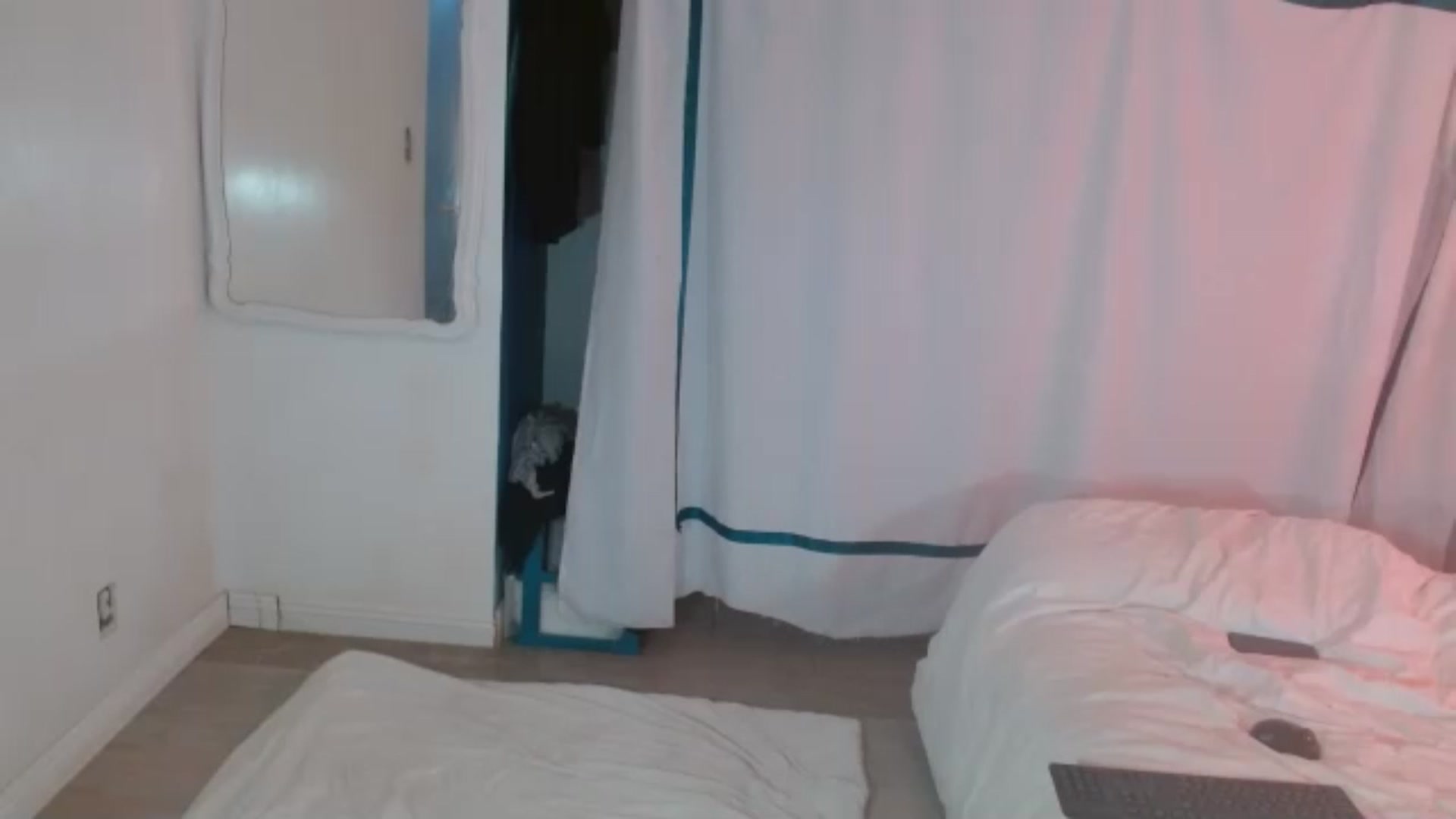 Gallery image thumbnail from Lexlovesex's myfreecams stream on, 08/27/2025, 24:53 image 2 of 20