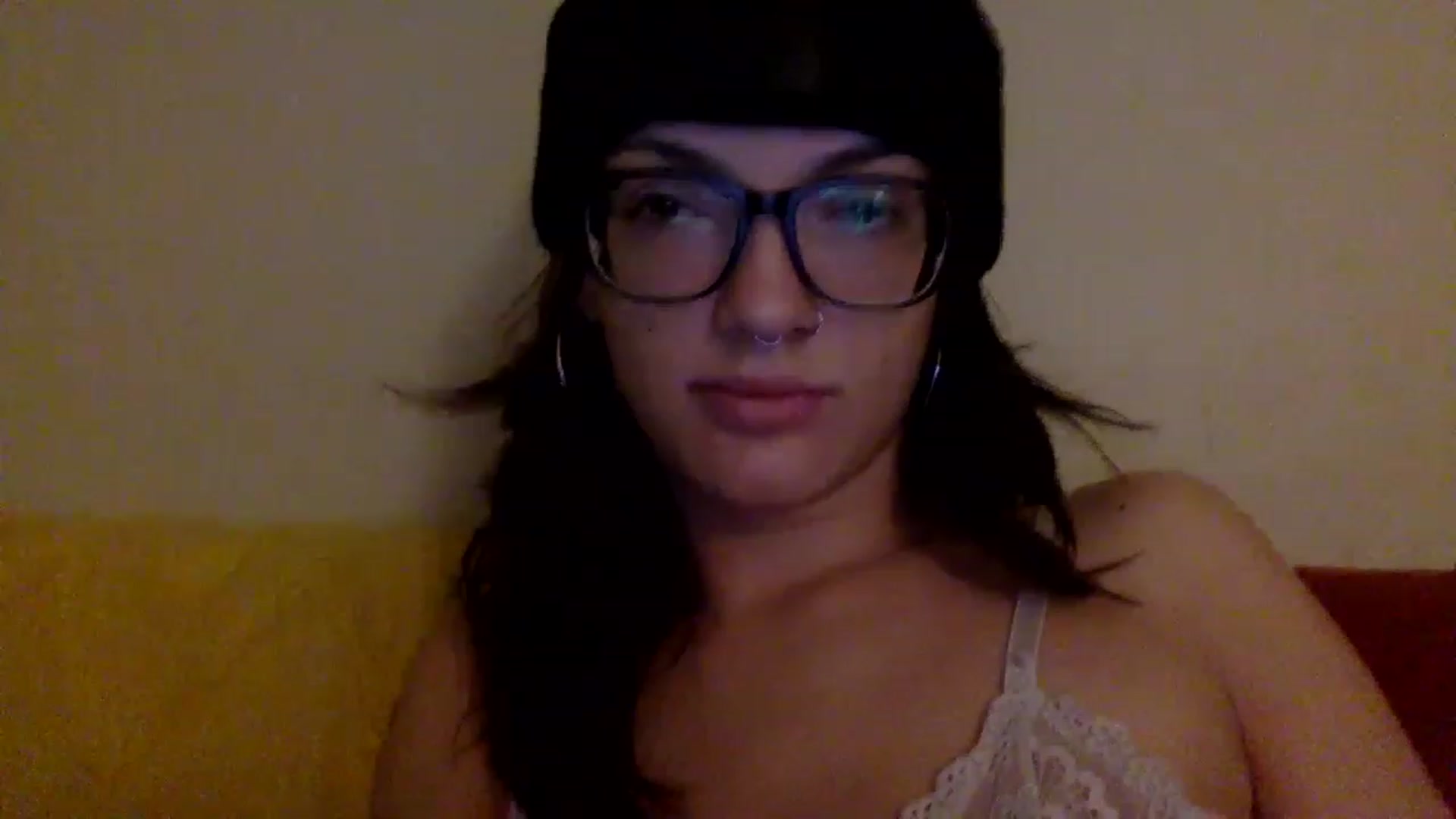 Gallery image thumbnail from Lexsexkitten's myfreecams stream on, 11/15/2022, 12:32 image 16 of 20