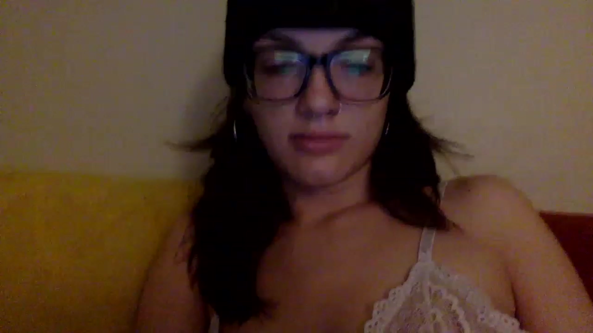 Gallery image thumbnail from Lexsexkitten's myfreecams stream on, 11/15/2022, 12:32 image 18 of 20