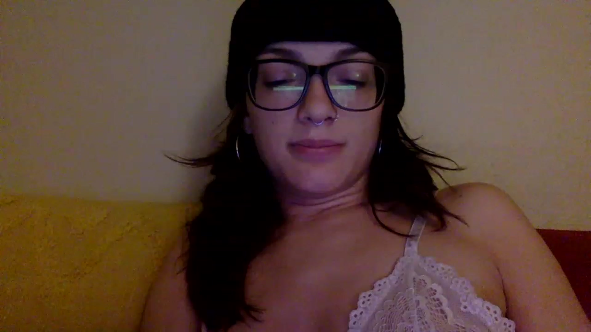 Gallery image thumbnail from Lexsexkitten's myfreecams stream on, 11/15/2022, 12:32 image 17 of 20