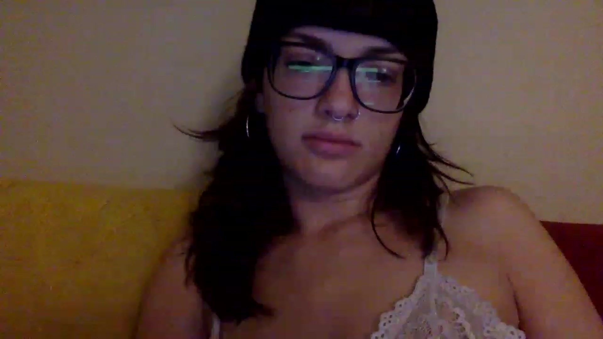 Gallery image thumbnail from Lexsexkitten's myfreecams stream on, 11/15/2022, 12:32 image 19 of 20