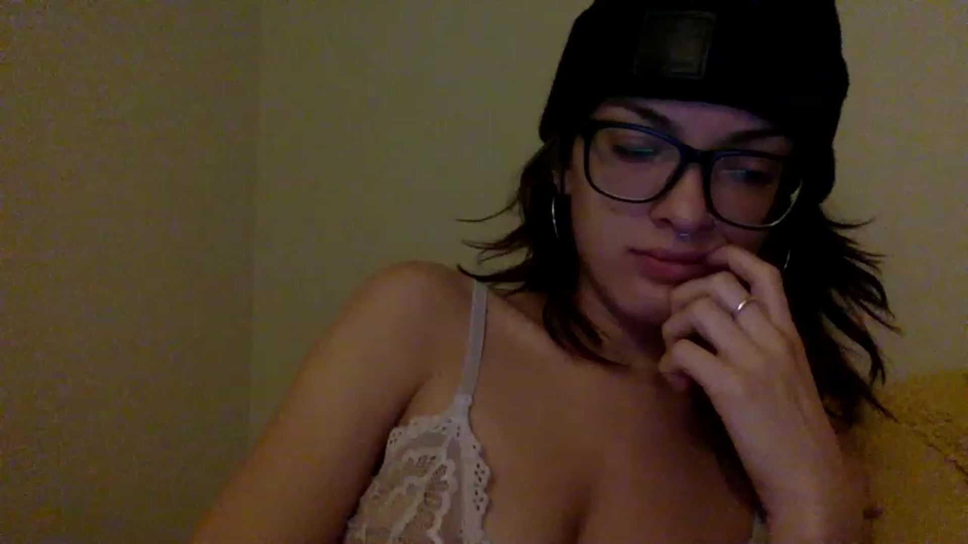 Gallery image thumbnail from Lexsexkitten's myfreecams stream on, 11/15/2022, 12:32 image 4 of 20
