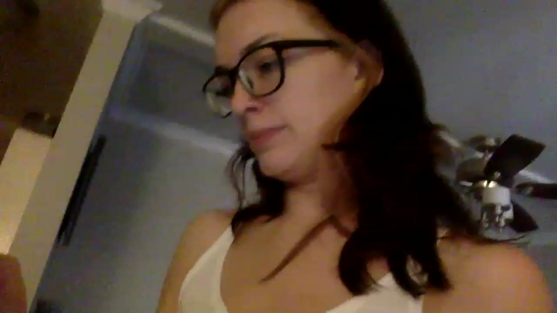 Gallery image thumbnail from Lexsexkitten's myfreecams stream on, 11/21/2022, 24:44 image 2 of 20
