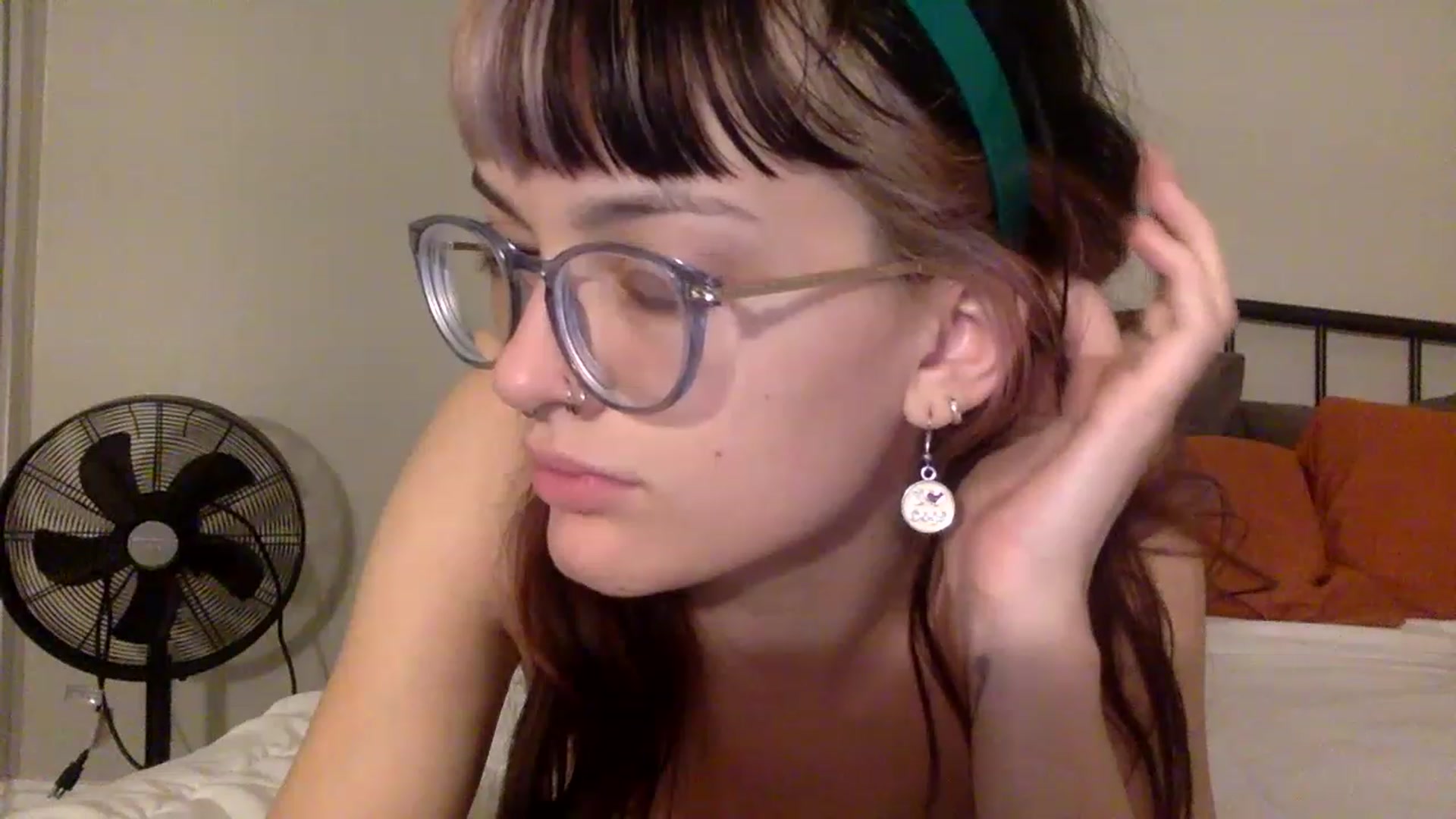 Gallery image thumbnail from Lexsexkitten's myfreecams stream on, 12/19/2022, 07:57 image 6 of 20
