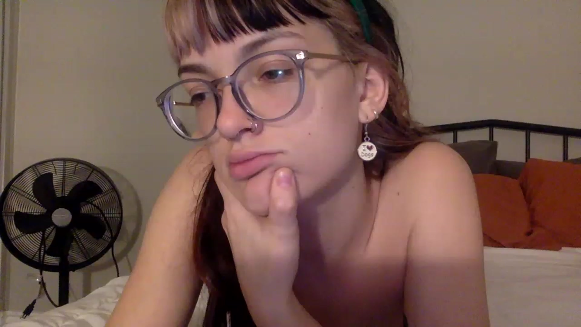 Gallery image thumbnail from Lexsexkitten's myfreecams stream on, 12/19/2022, 07:57 image 7 of 20