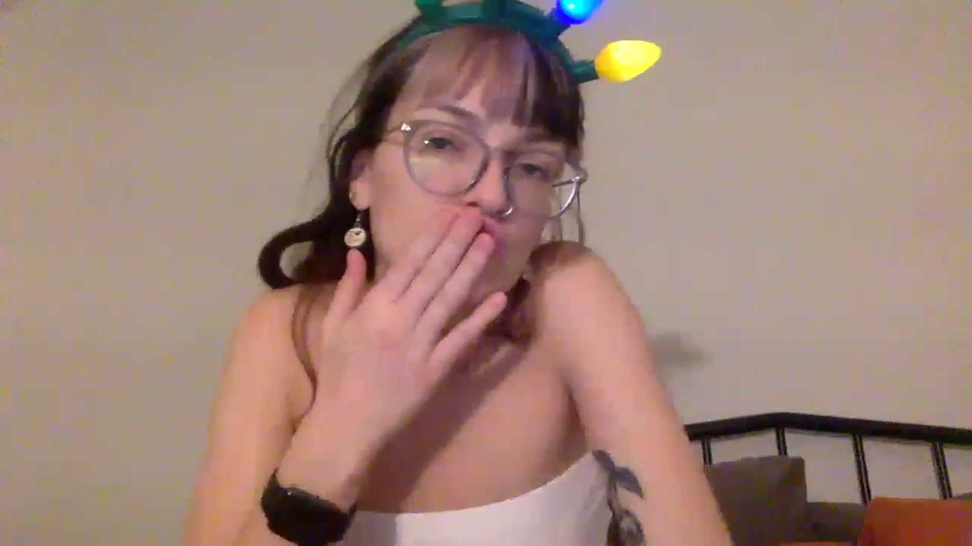 Gallery image thumbnail from Lexsexkitten's myfreecams stream on, 12/19/2022, 07:57 image 20 of 20