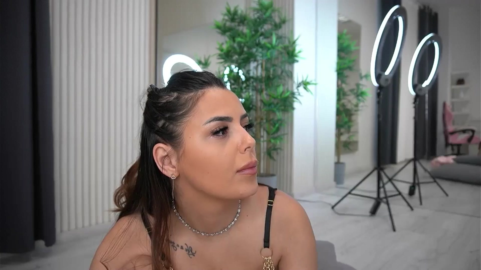 Gallery image thumbnail from LexxiKenn's myfreecams stream on, 05/29/2025, 18:08 image 16 of 20