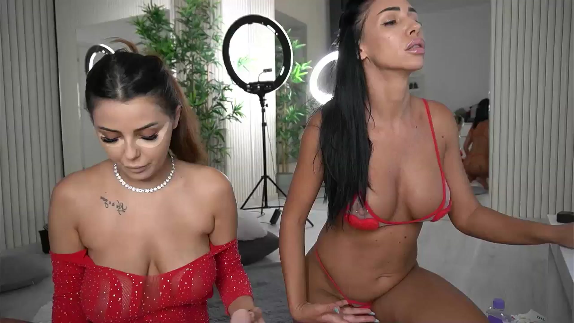 Gallery image thumbnail from LexxiKenn's myfreecams stream on, 07/30/2025, 17:33 image 4 of 20