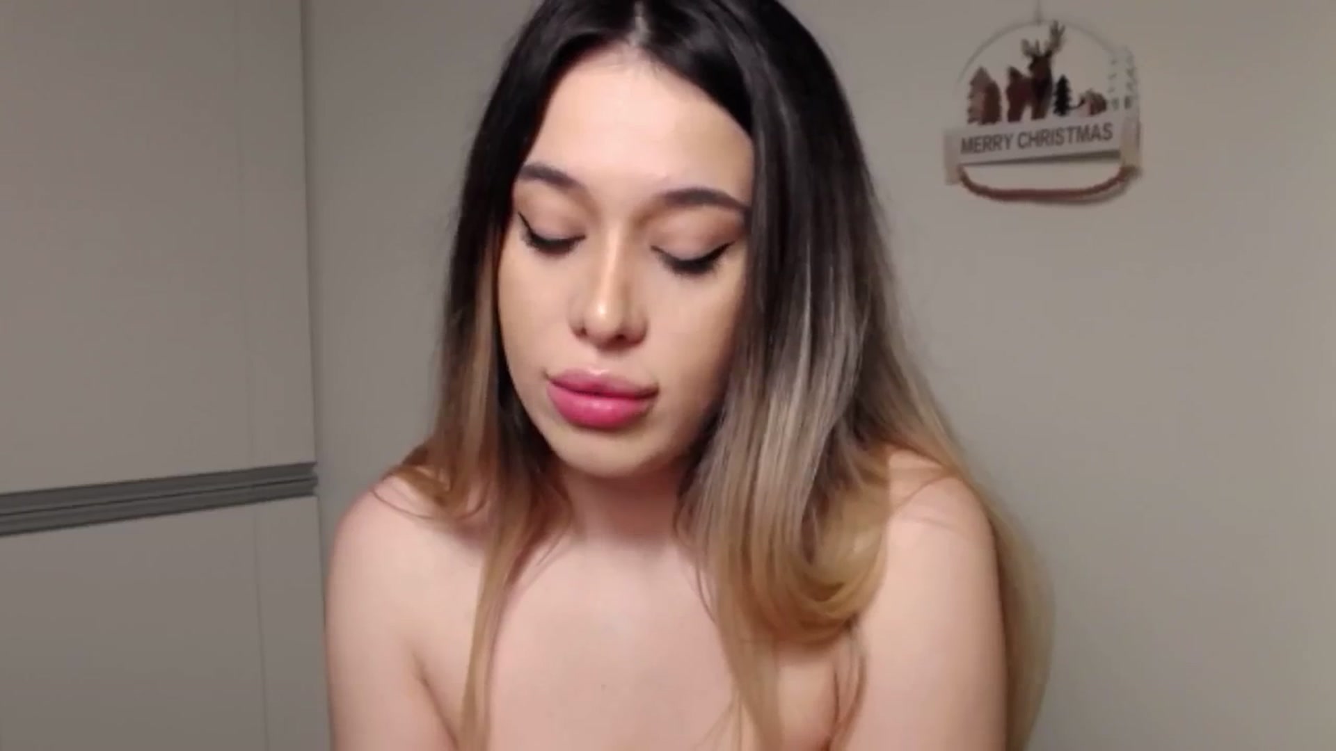 Gallery image thumbnail from LexxySelena's myfreecams stream on, 01/02/2025, 02:54 image 19 of 20