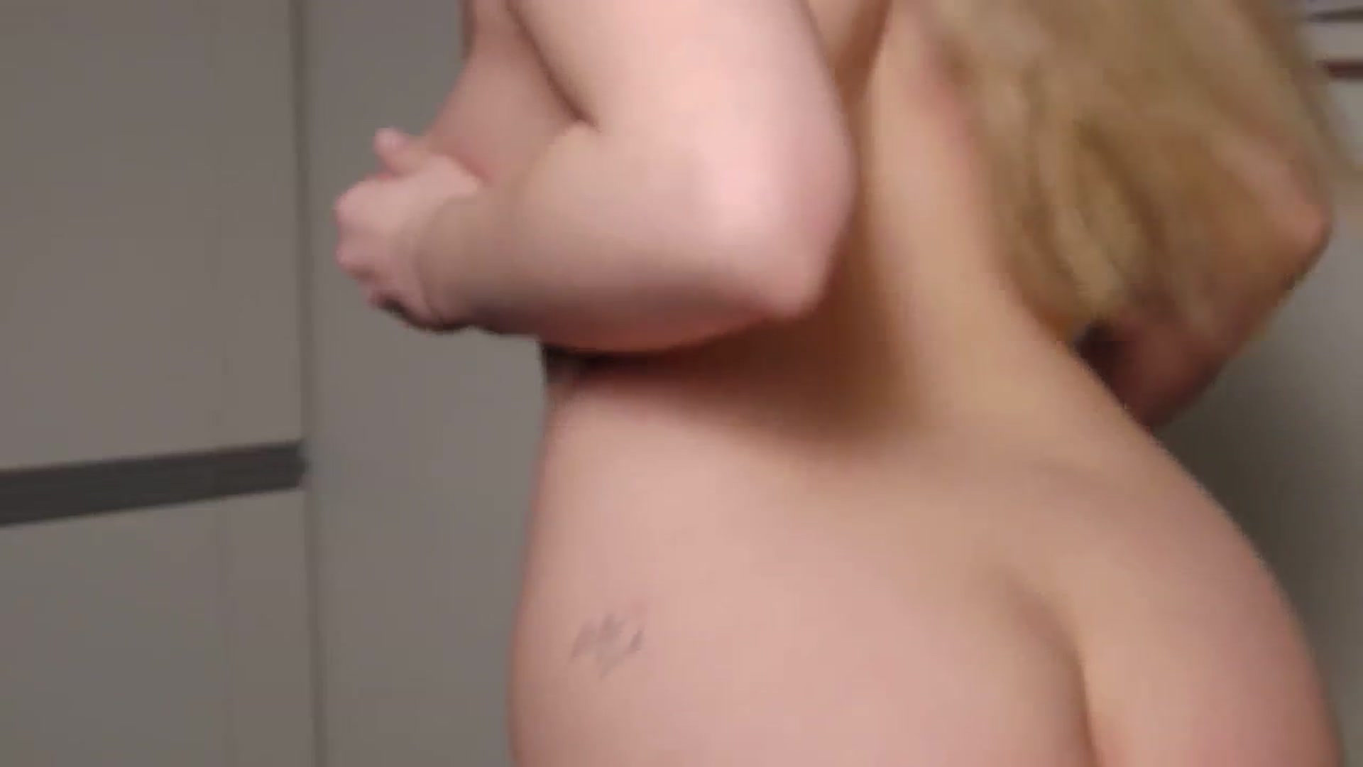 Gallery image thumbnail from LexxySelena's myfreecams stream on, 01/02/2025, 02:54 image 17 of 20
