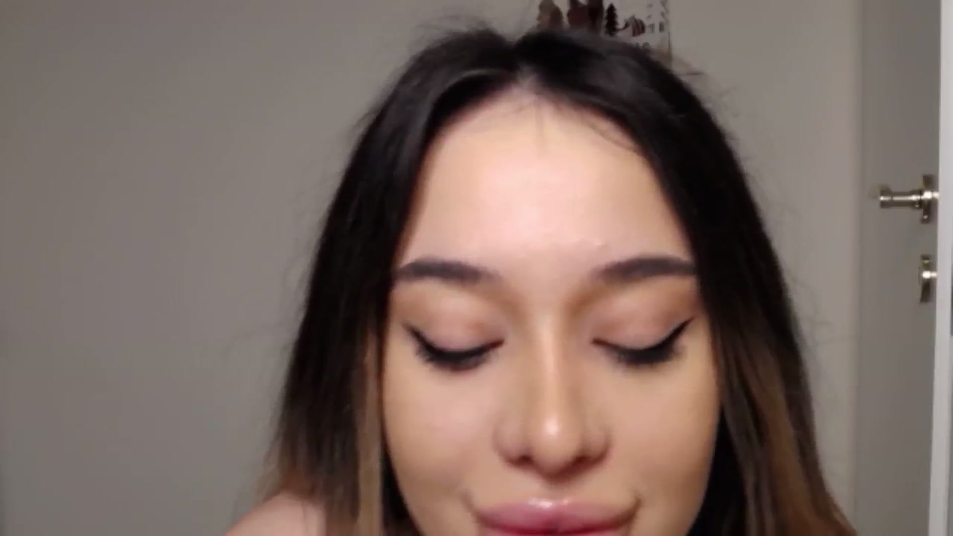 Gallery image thumbnail from LexxySelena's myfreecams stream on, 01/02/2025, 02:54 image 10 of 20