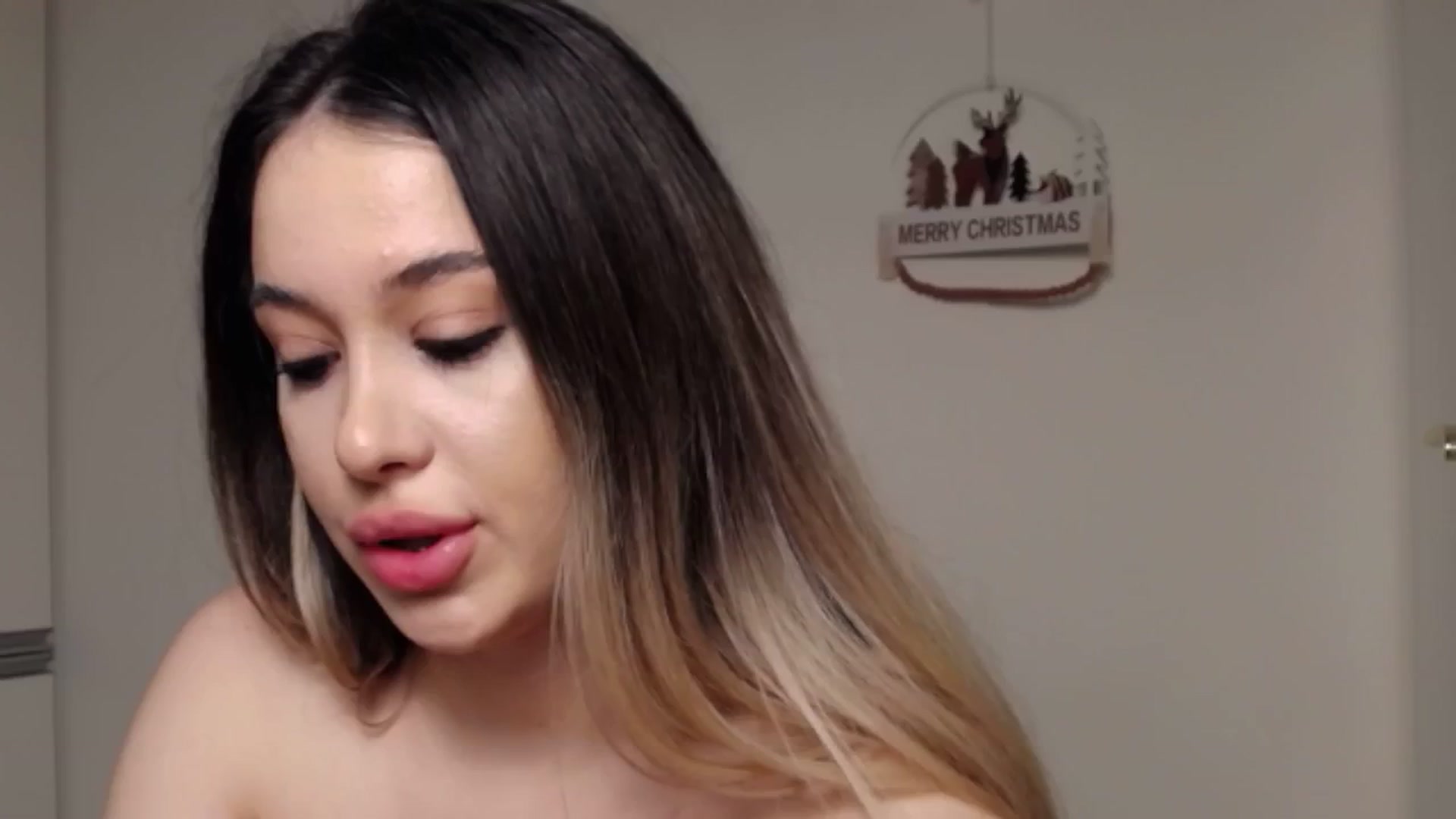 Gallery image thumbnail from LexxySelena's myfreecams stream on, 01/26/2025, 04:28 image 4 of 20