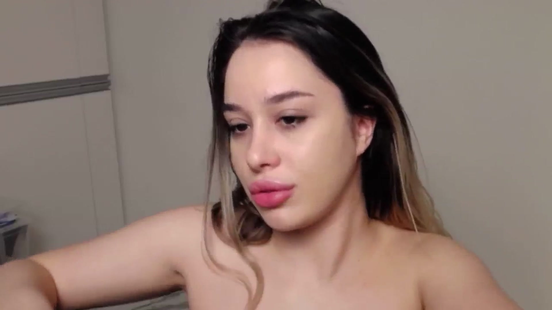 Gallery image thumbnail from LexxySelena's myfreecams stream on, 01/28/2025, 04:27 image 10 of 20