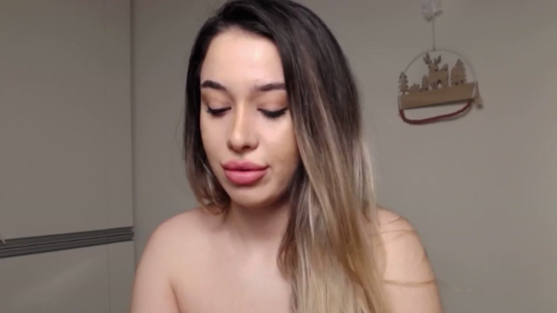 Gallery image thumbnail from LexxySelena's myfreecams stream on, 02/03/2025, 01:28 image 7 of 20