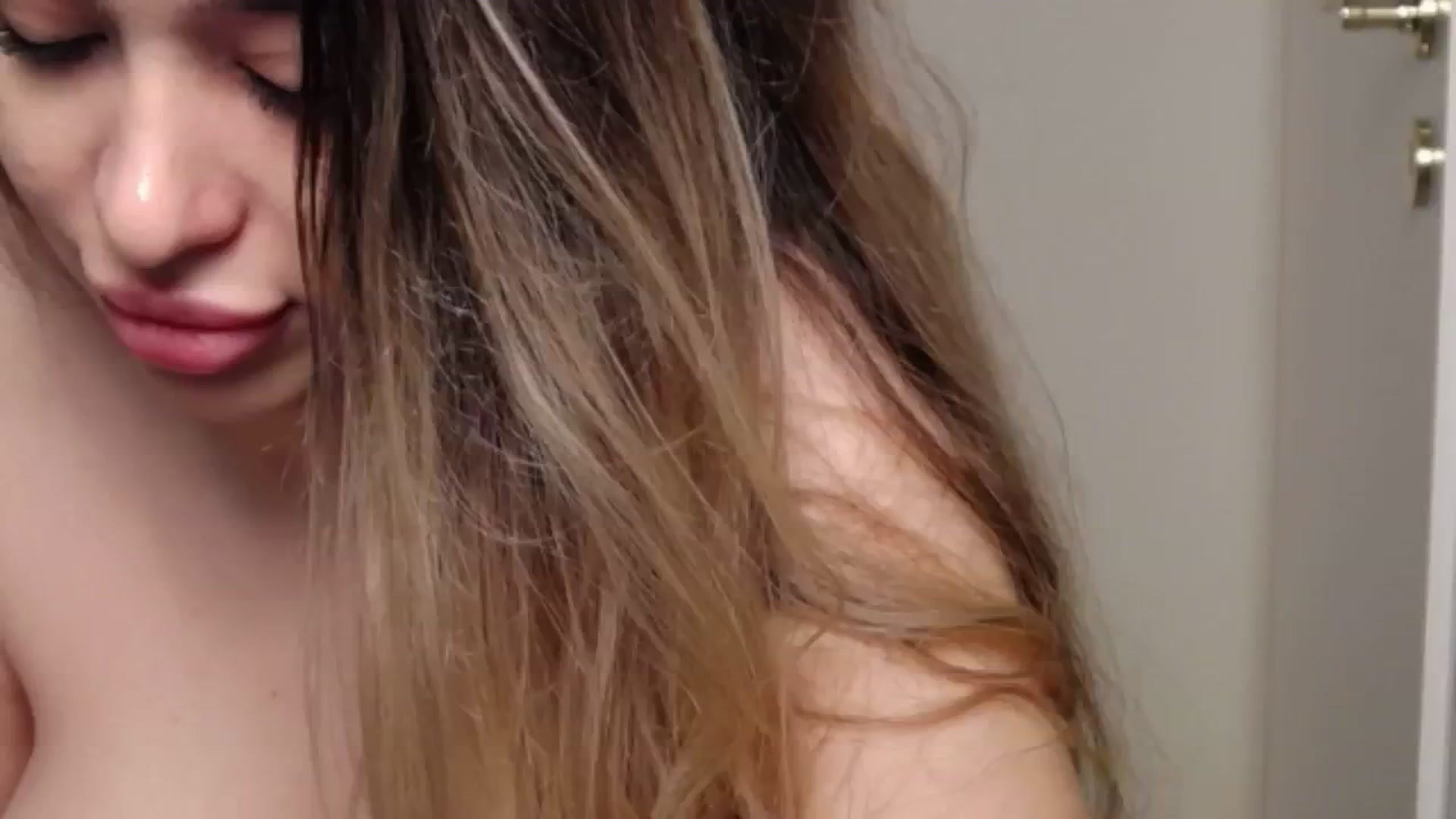 Gallery image thumbnail from LexxySelena's myfreecams stream on, 02/08/2025, 01:49 image 14 of 20