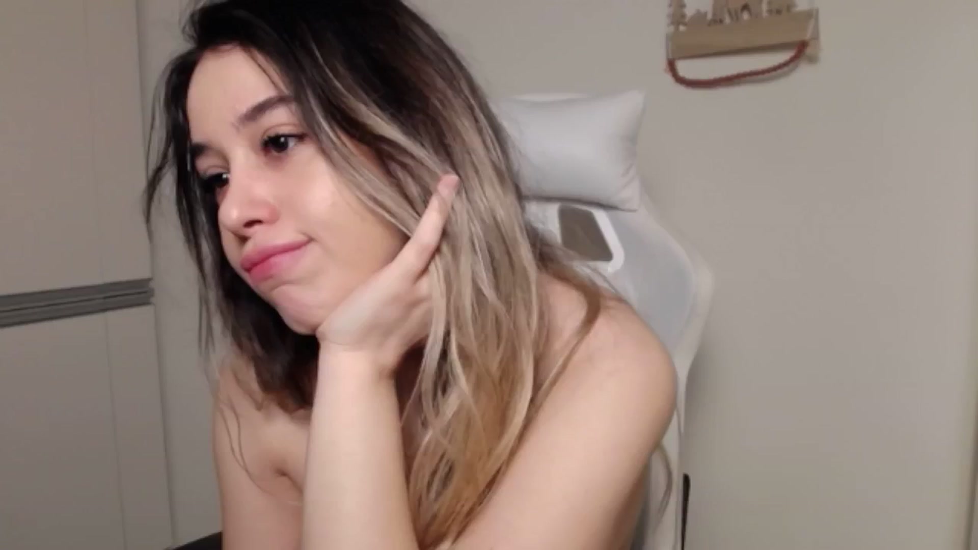 Gallery image thumbnail from LexxySelena's myfreecams stream on, 02/17/2025, 04:07 image 1 of 20