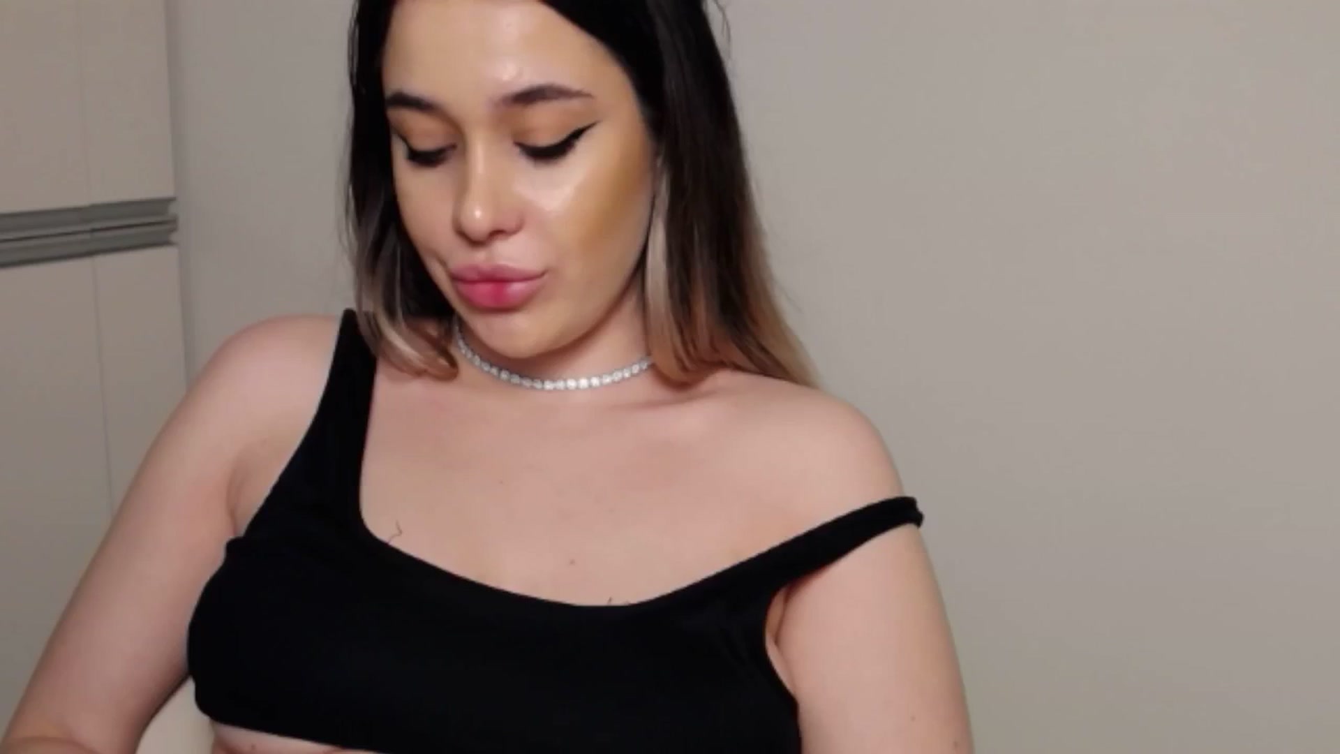 Gallery image thumbnail from LexxySelena's myfreecams stream on, 03/04/2025, 18:56 image 10 of 20