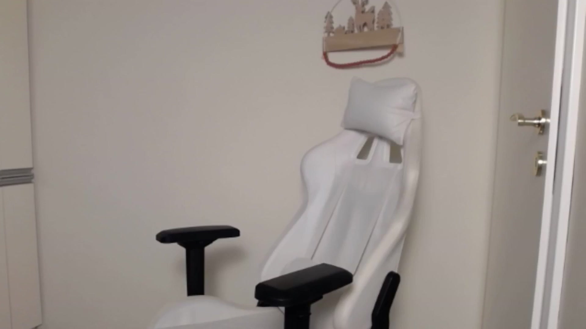 Gallery image thumbnail from LexxySelena's myfreecams stream on, 03/17/2025, 24:05 image 12 of 20
