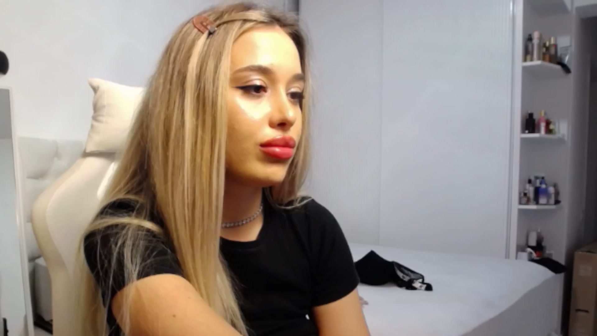 Gallery image thumbnail from LexxySelena's myfreecams stream on, 03/28/2025, 04:02 image 15 of 20