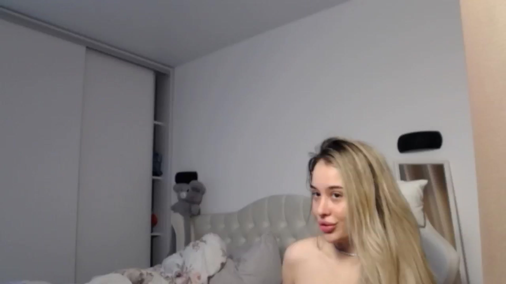 Gallery image thumbnail from LexxySelena's myfreecams stream on, 03/31/2025, 19:02 image 8 of 20