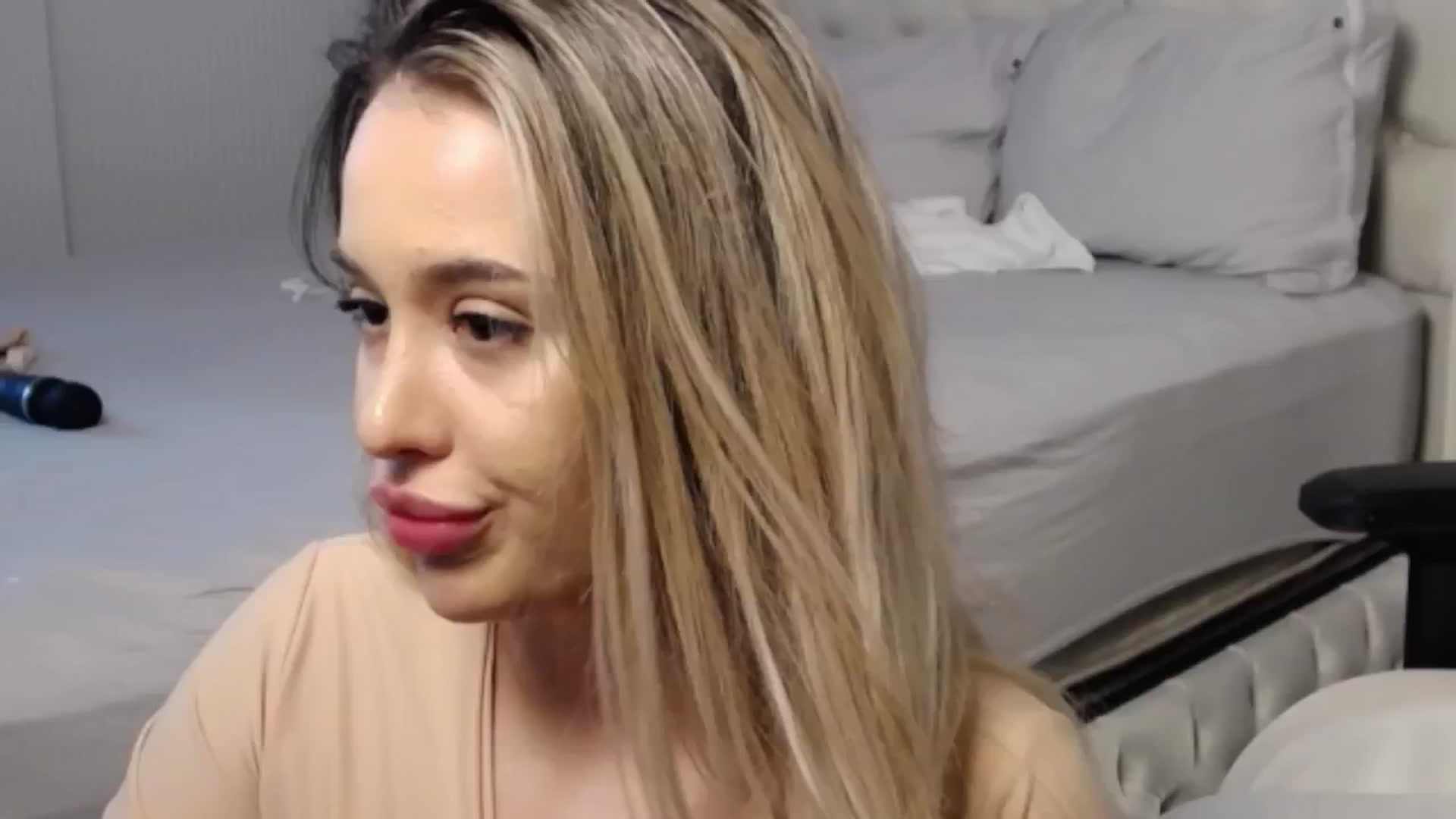 Gallery image thumbnail from LexxySelena's myfreecams stream on, 04/01/2025, 02:24 image 14 of 20