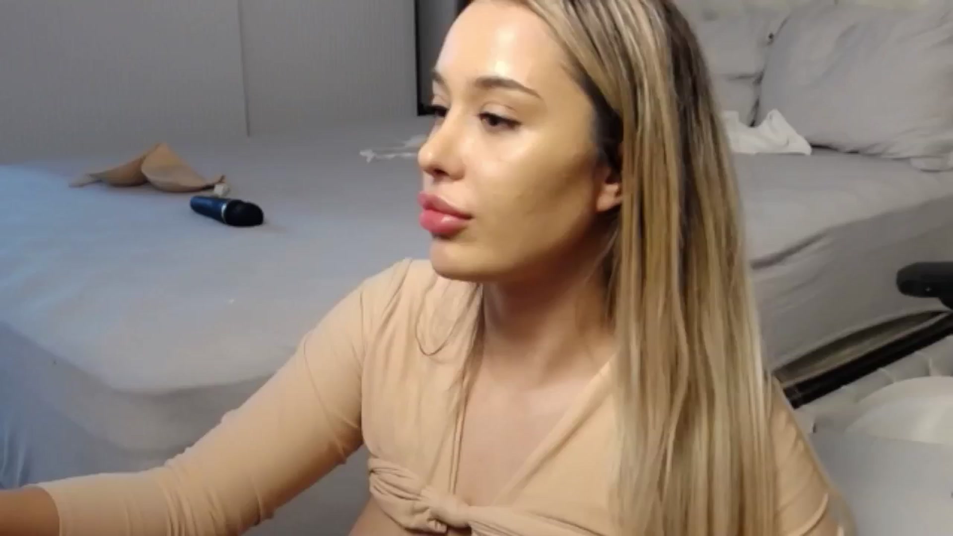 Gallery image thumbnail from LexxySelena's myfreecams stream on, 04/01/2025, 02:24 image 7 of 20