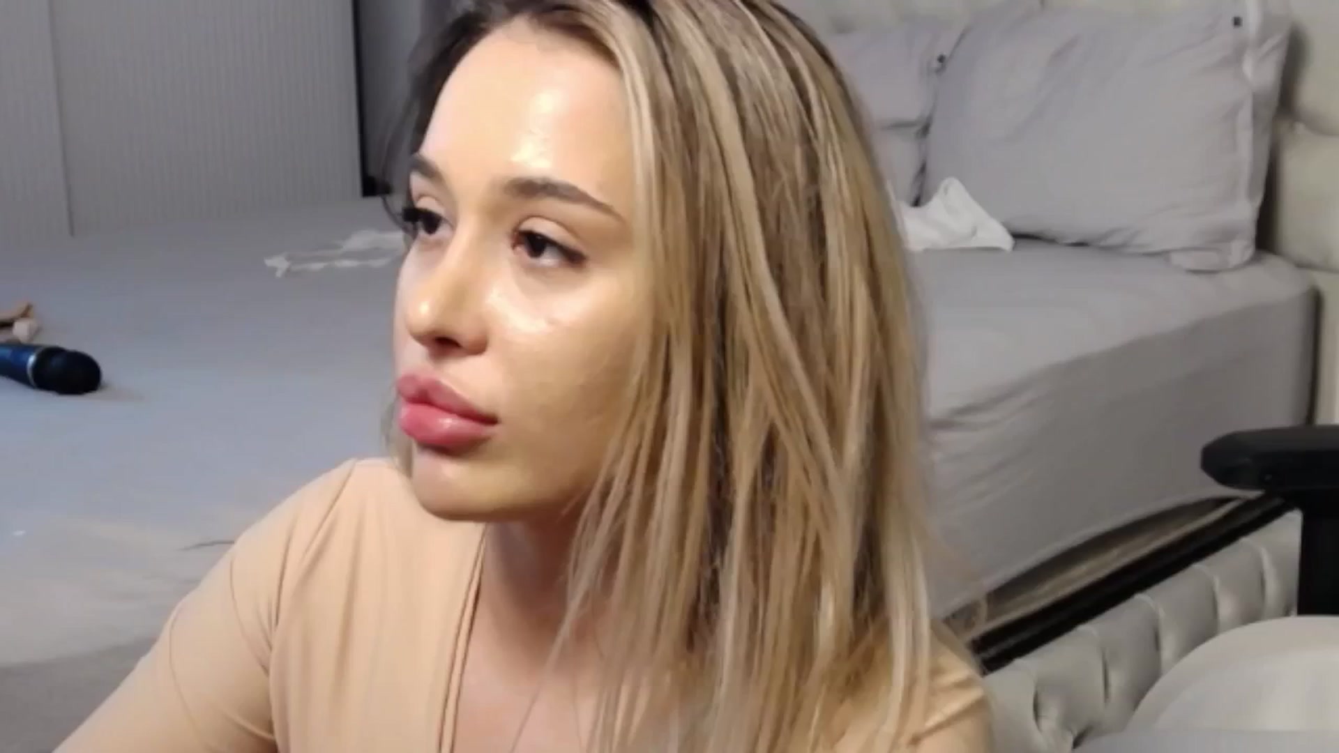 Gallery image thumbnail from LexxySelena's myfreecams stream on, 04/01/2025, 02:24 image 13 of 20