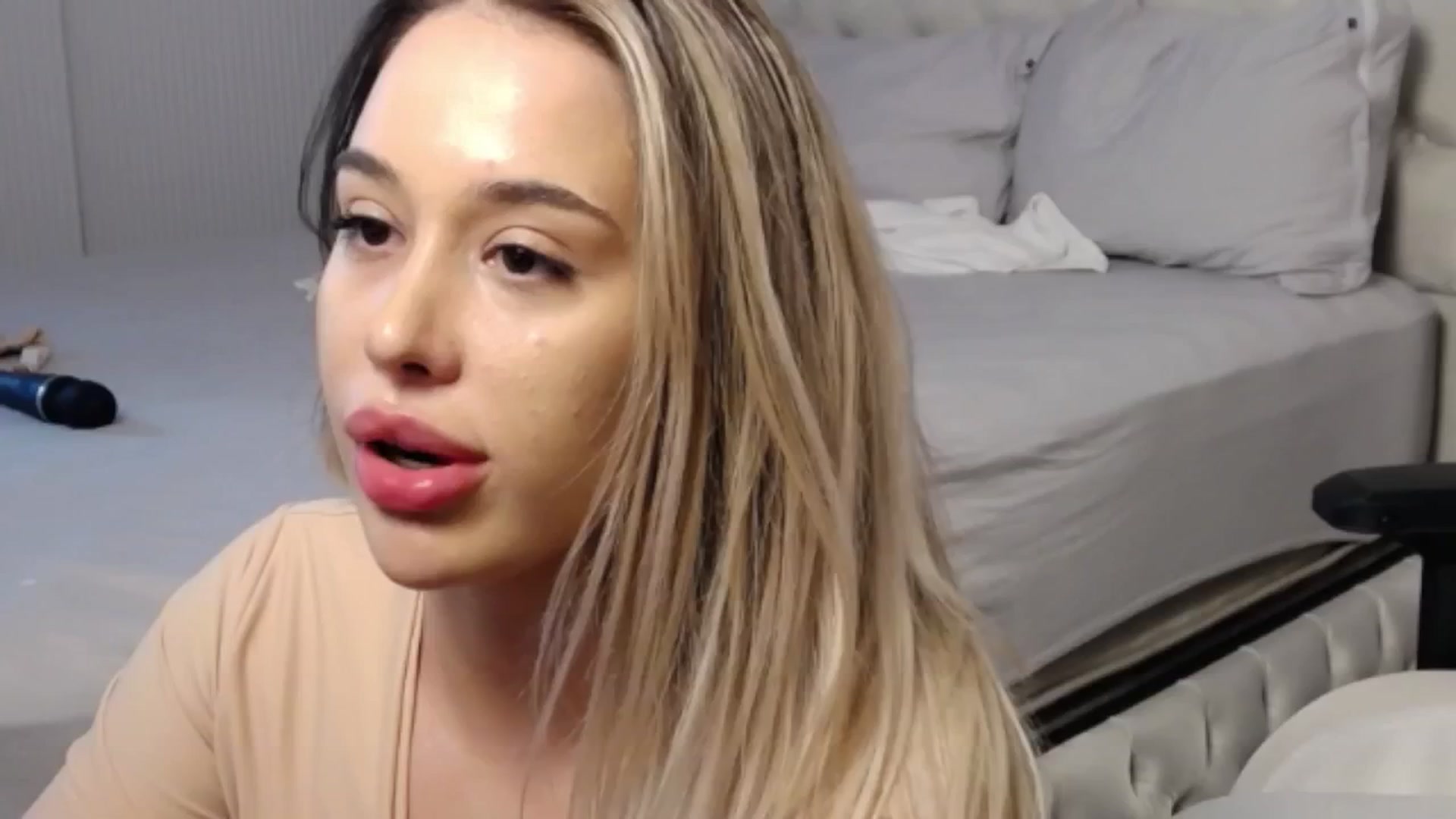 Gallery image thumbnail from LexxySelena's myfreecams stream on, 04/01/2025, 02:24 image 12 of 20