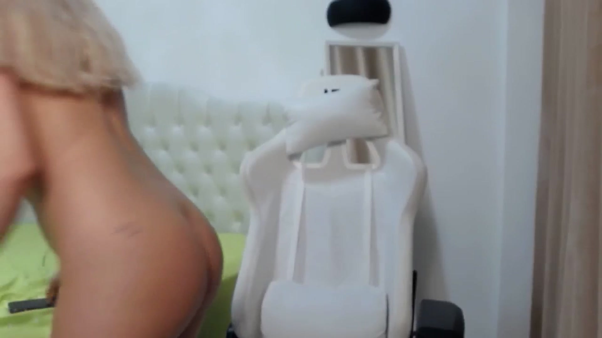 Gallery image thumbnail from LexxySelena's myfreecams stream on, 04/07/2025, 04:16 image 17 of 20
