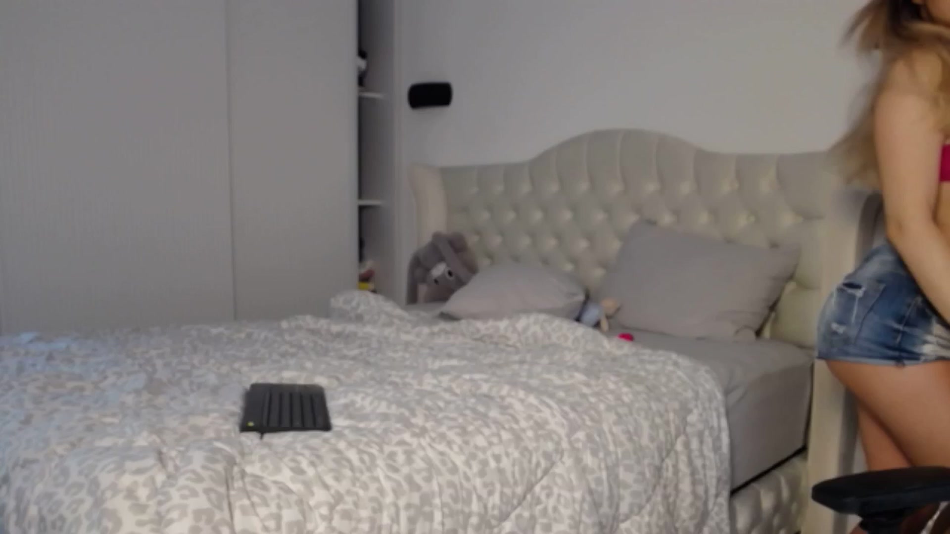 Gallery image thumbnail from LexxySelena's myfreecams stream on, 04/25/2025, 07:31 image 11 of 20
