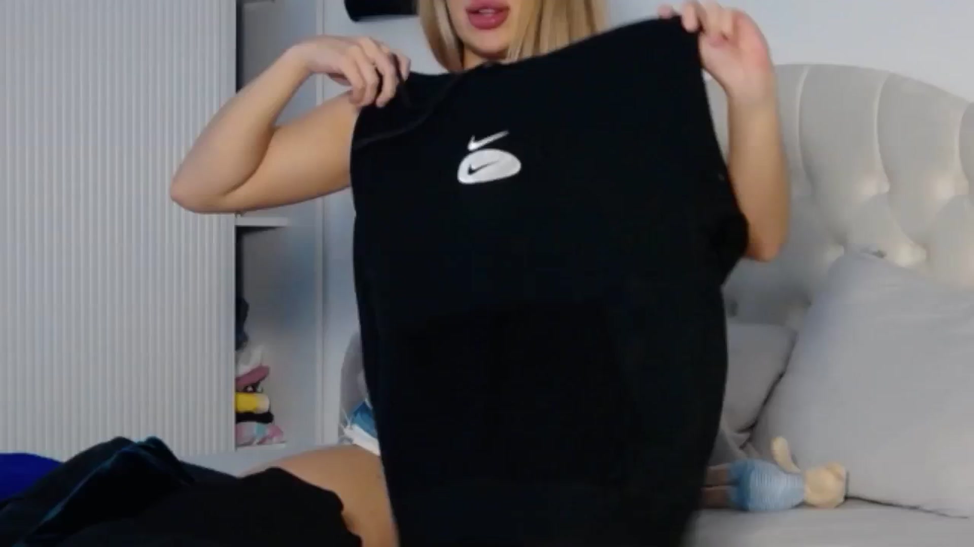 Gallery image thumbnail from LexxySelena's myfreecams stream on, 04/25/2025, 11:32 image 10 of 20