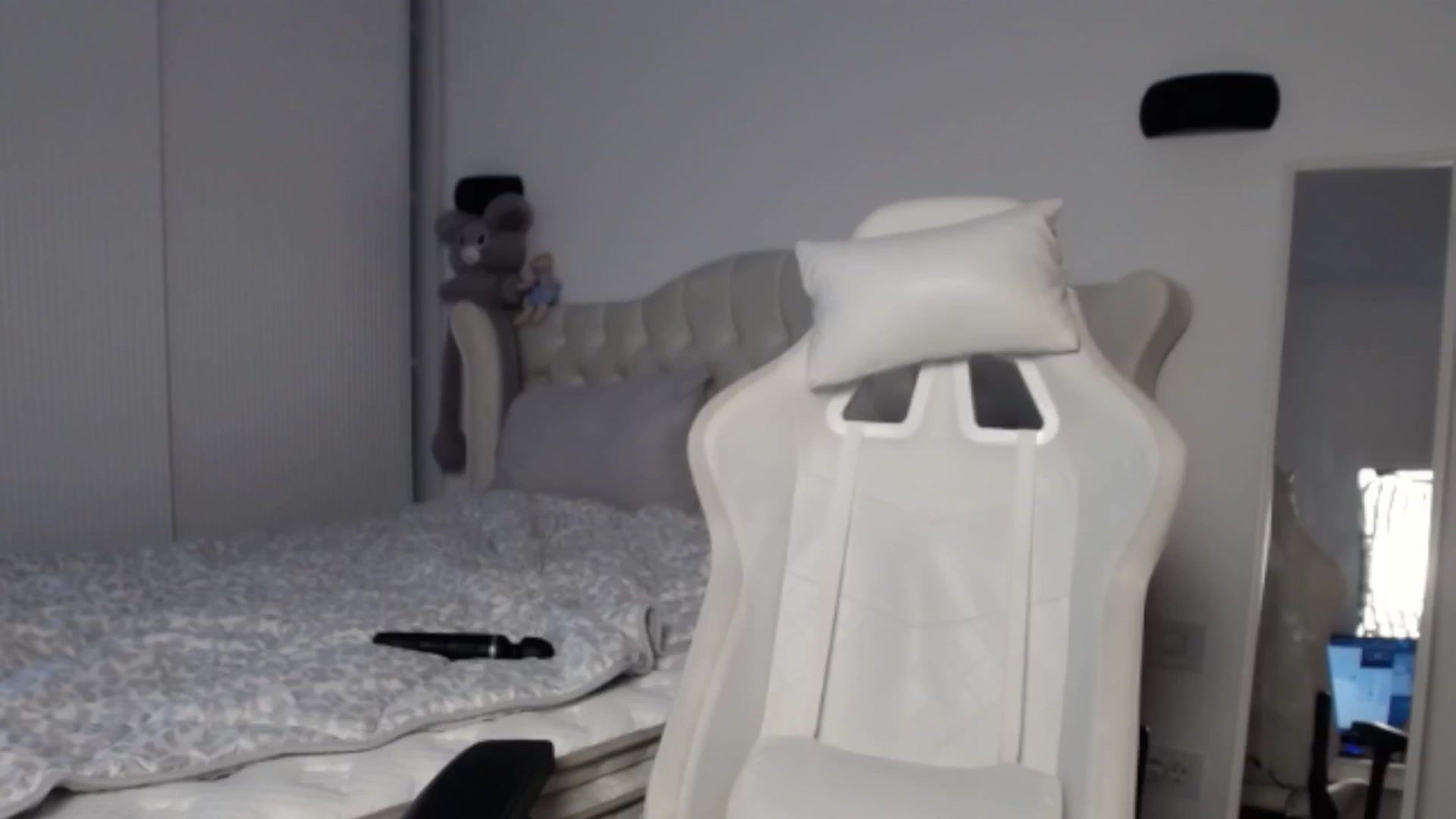 Gallery image thumbnail from LexxySelena's myfreecams stream on, 04/26/2025, 10:07 image 3 of 20
