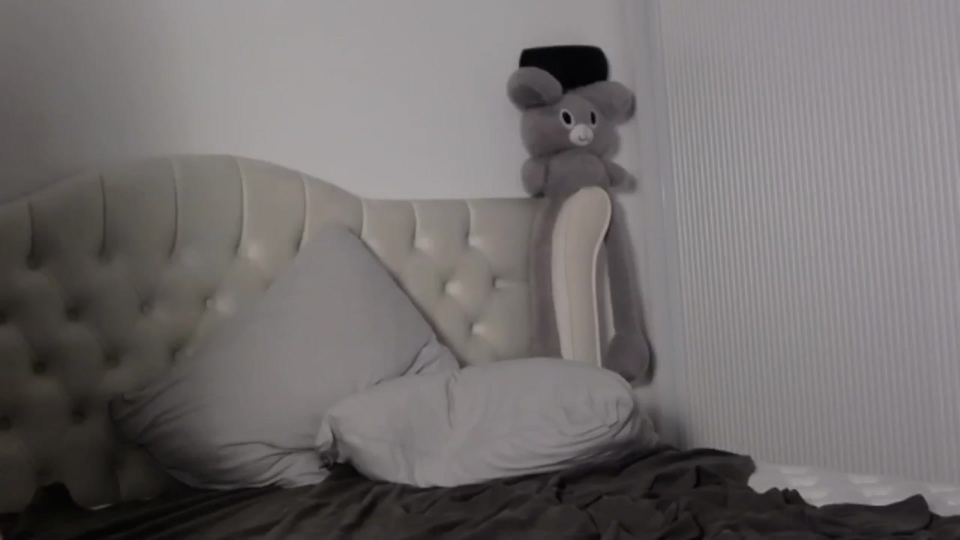 Gallery image thumbnail from LexxySelena's myfreecams stream on, 05/07/2025, 01:01 image 19 of 20