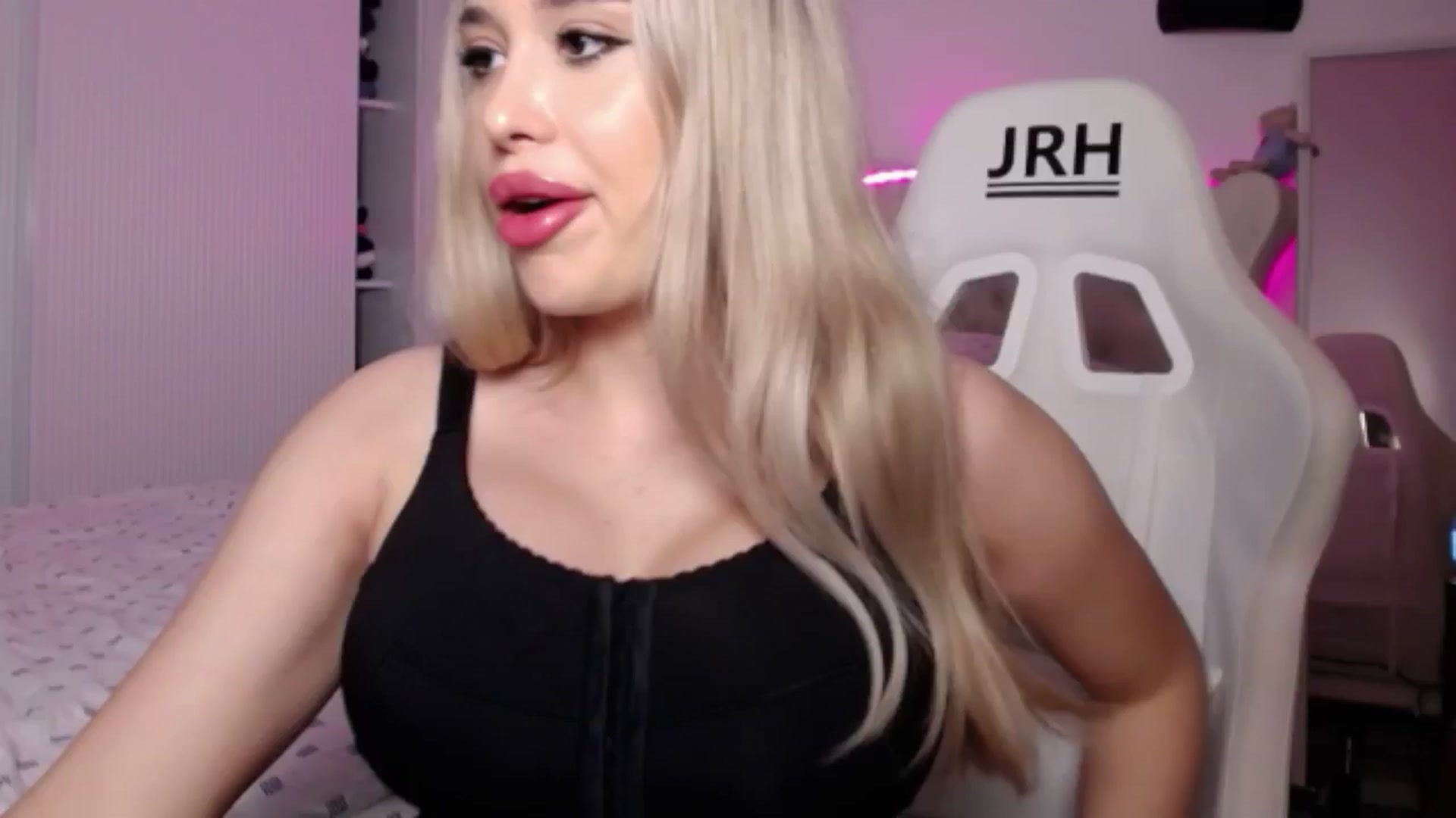 Gallery image thumbnail from LexxySelena's myfreecams stream on, 06/12/2025, 18:47 image 1 of 20