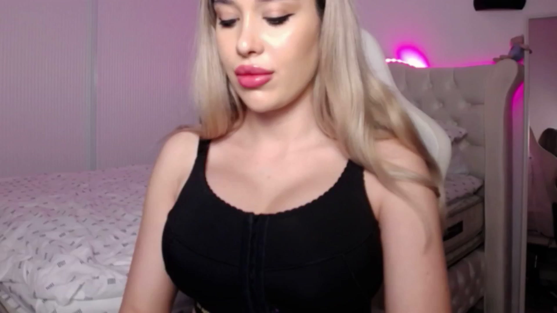 Gallery image thumbnail from LexxySelena's myfreecams stream on, 06/12/2025, 18:47 image 3 of 20