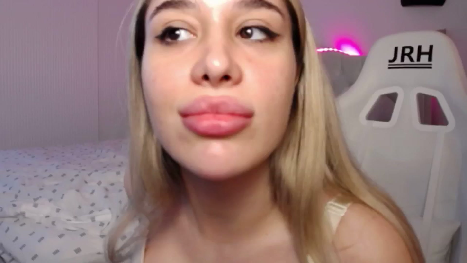 Gallery image thumbnail from LexxySelena's myfreecams stream on, 06/14/2025, 08:34 image 13 of 20