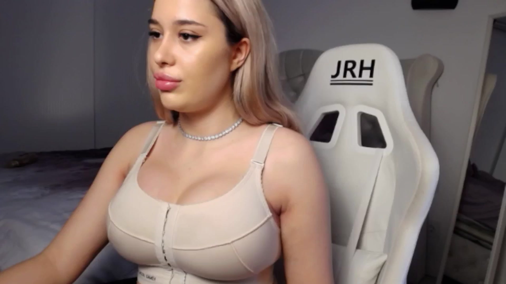 Gallery image thumbnail from LexxySelena's myfreecams stream on, 06/18/2025, 09:58 image 5 of 20