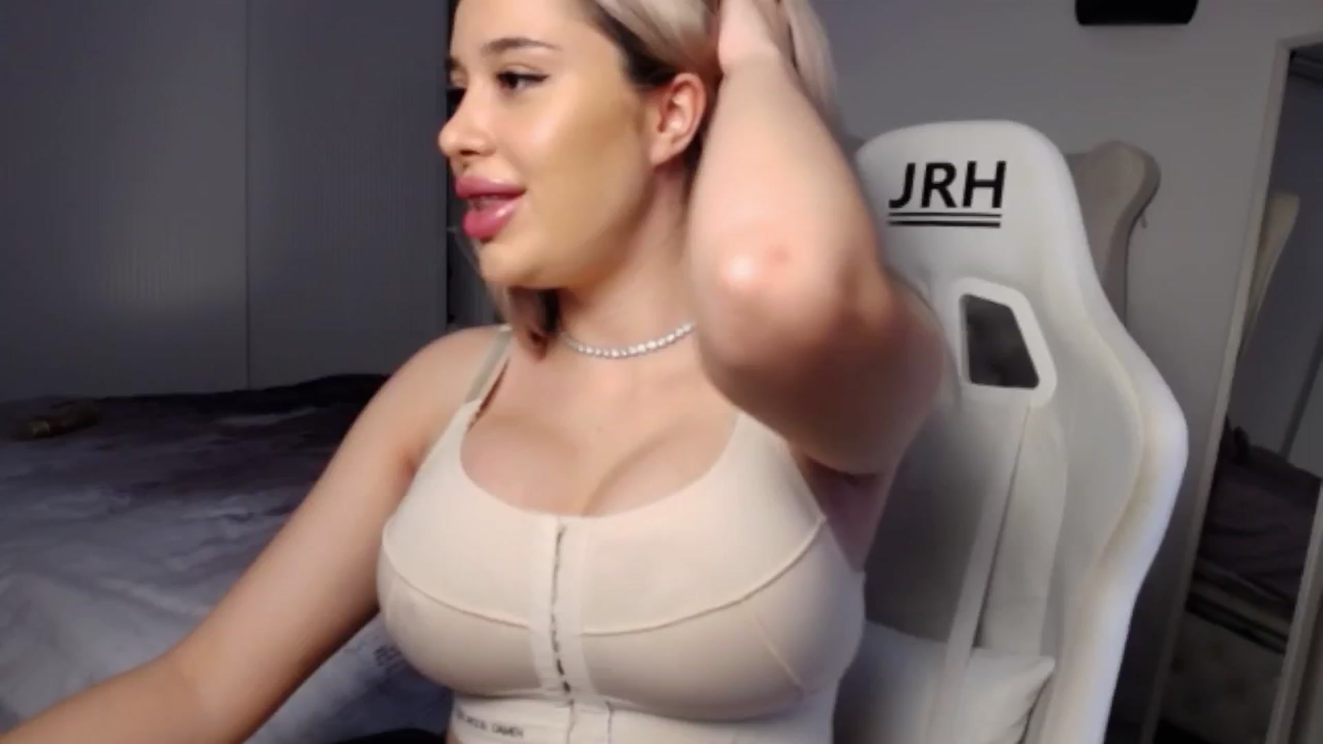 Gallery image thumbnail from LexxySelena's myfreecams stream on, 06/18/2025, 09:58 image 8 of 20