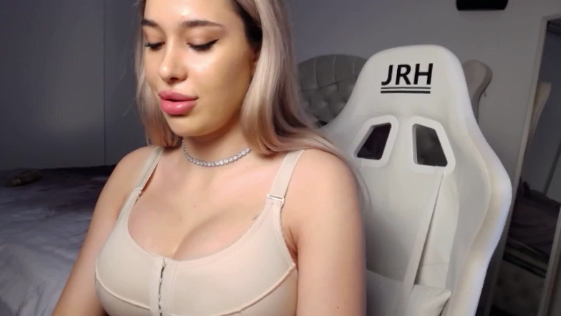 Gallery image thumbnail from LexxySelena's myfreecams stream on, 06/18/2025, 09:58 image 16 of 20