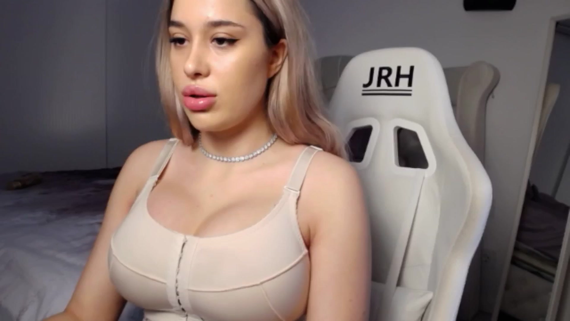 Gallery image thumbnail from LexxySelena's myfreecams stream on, 06/18/2025, 09:58 image 6 of 20