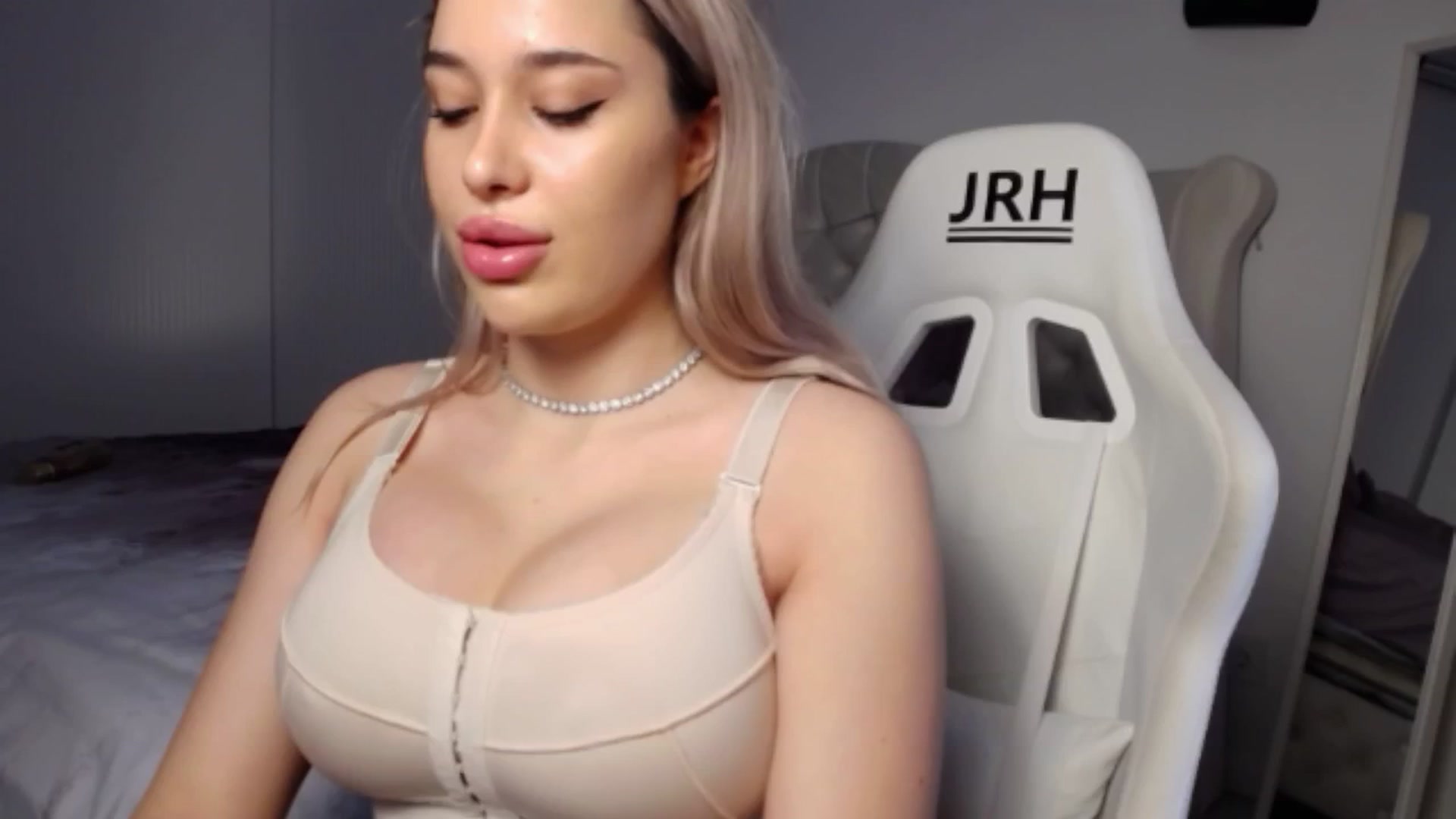 Gallery image thumbnail from LexxySelena's myfreecams stream on, 06/18/2025, 09:58 image 9 of 20