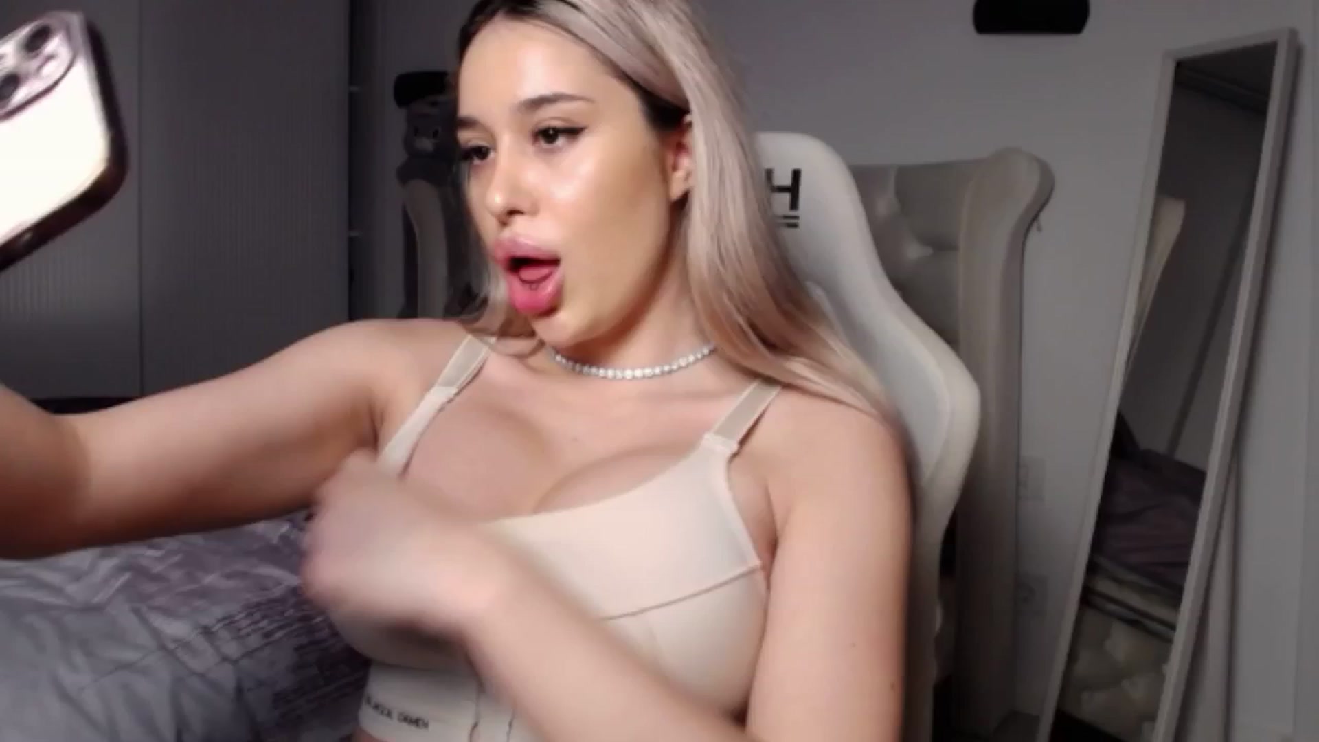 Gallery image thumbnail from LexxySelena's myfreecams stream on, 06/18/2025, 12:08 image 10 of 20