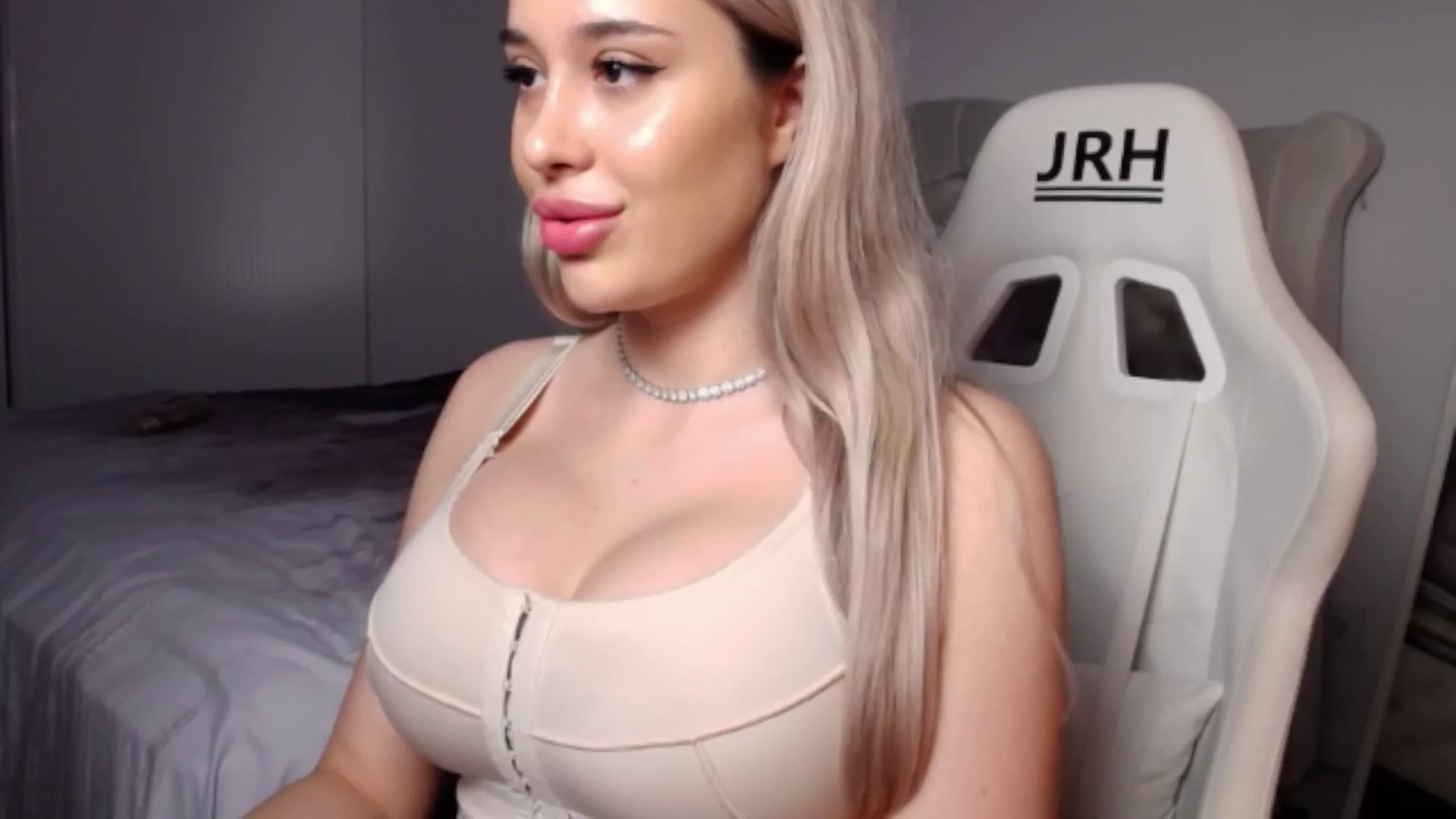 Gallery image thumbnail from LexxySelena's myfreecams stream on, 06/18/2025, 12:08 image 5 of 20