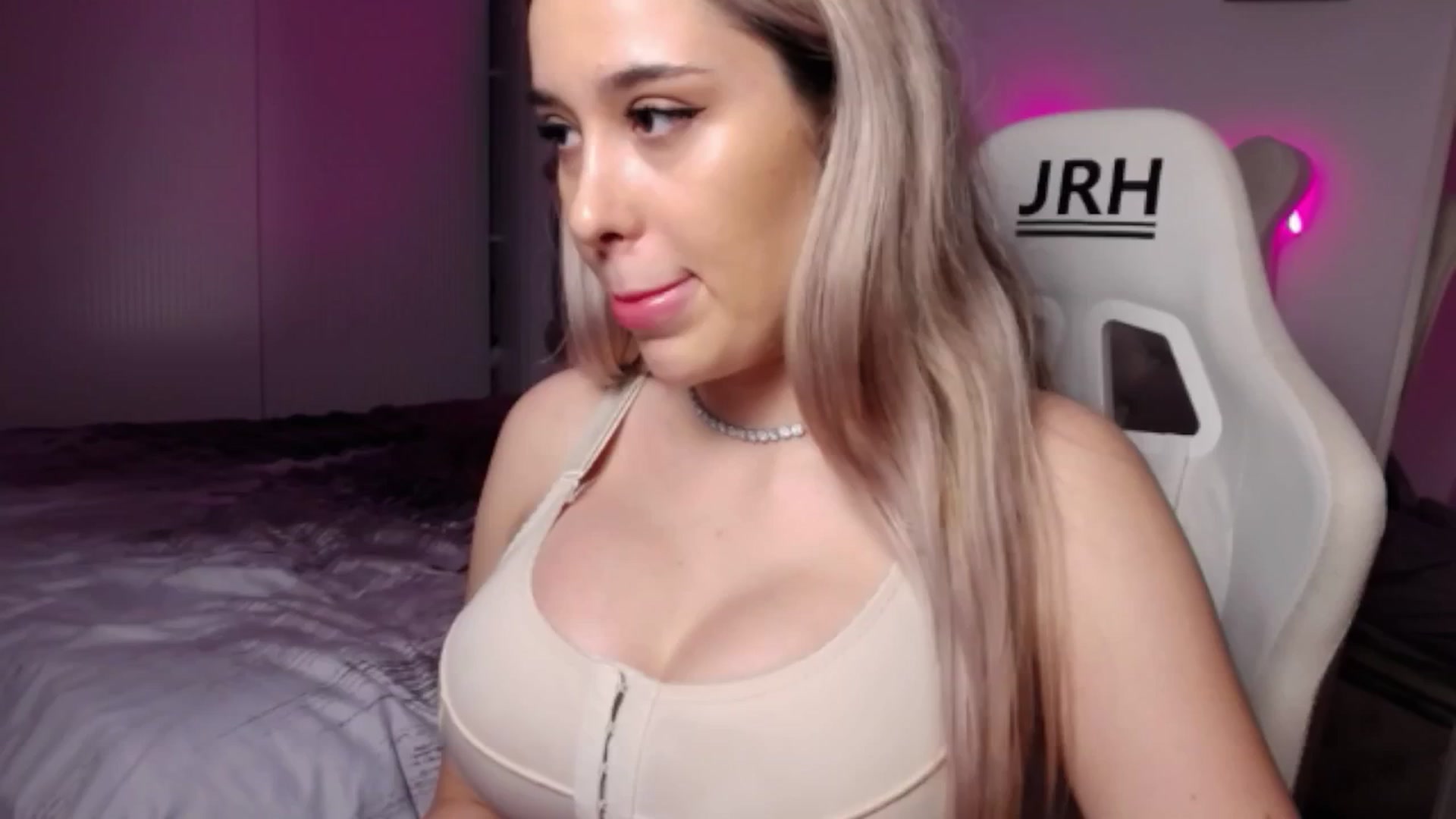 Gallery image thumbnail from LexxySelena's myfreecams stream on, 06/18/2025, 12:08 image 20 of 20