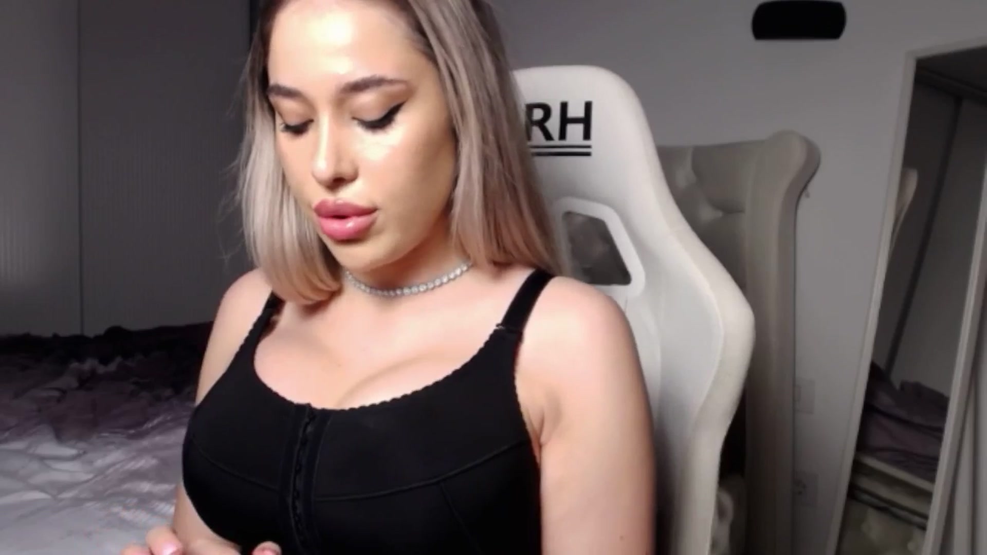 Gallery image thumbnail from LexxySelena's myfreecams stream on, 06/21/2025, 20:11 image 10 of 20