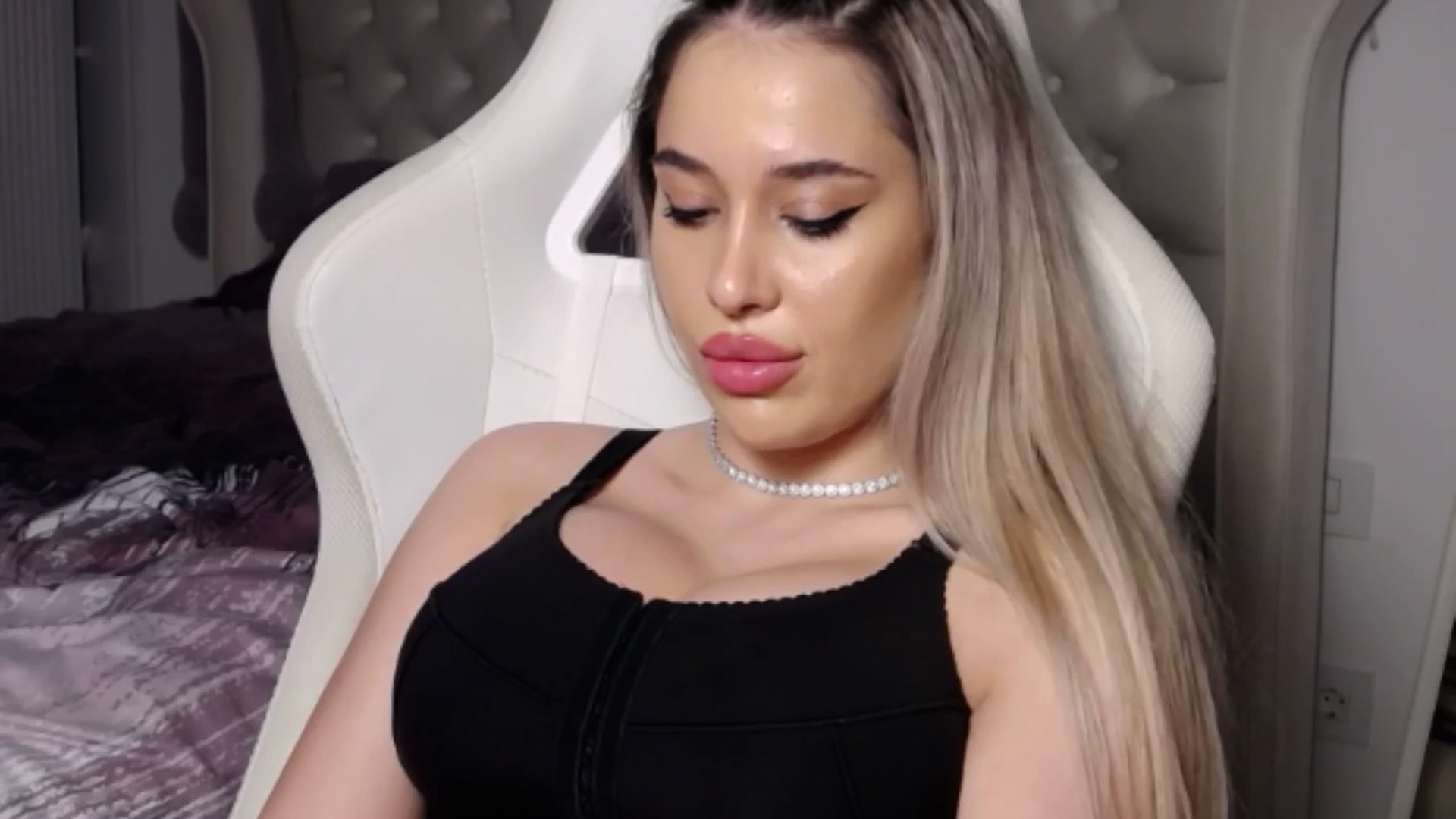Gallery image thumbnail from LexxySelena's myfreecams stream on, 06/21/2025, 21:47 image 20 of 20